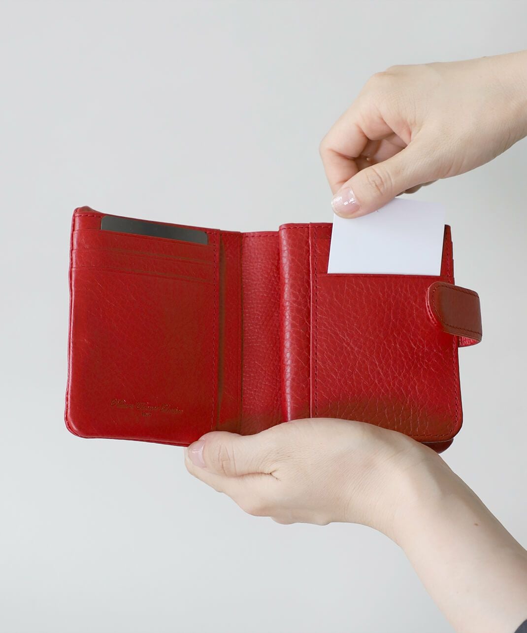 SLIP ONベルト付き二つ折りレザー財布 Arizona | mumokutekiオンライン