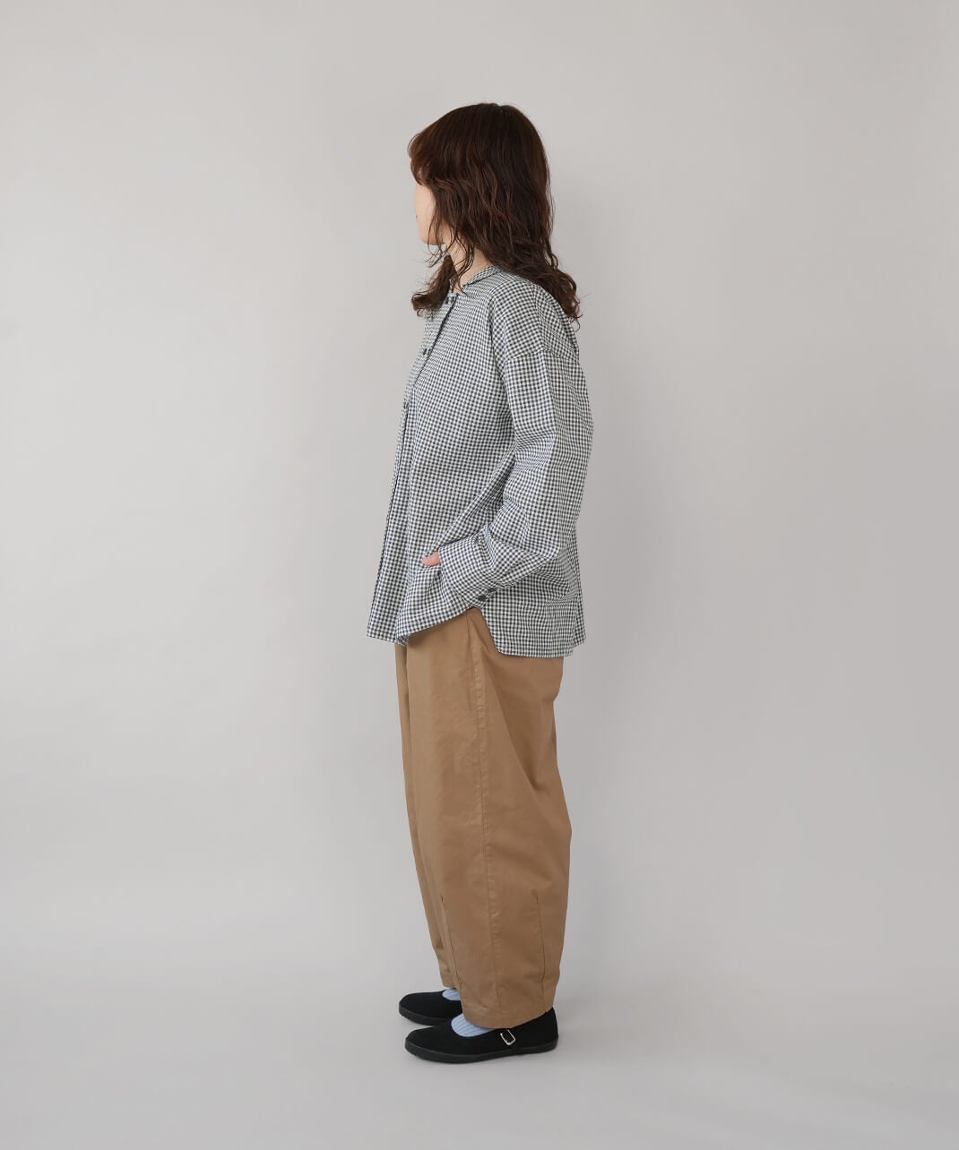 mumokuteki長さが選べる2サイズ展開のコクーンパンツ | mumokuteki