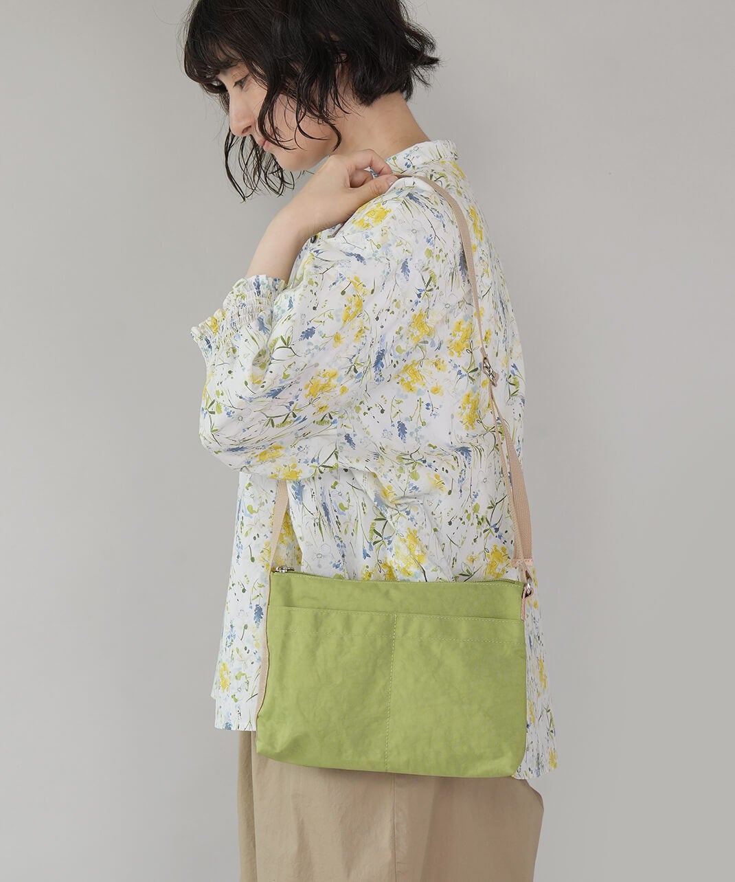 mumokutekiシンプルで丁度良いナイロンサコッシュ | mumokuteki