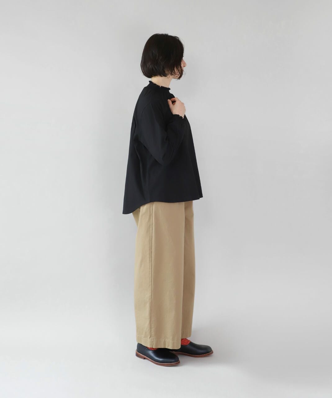 20%off】mumokuteki1枚でもインナーでも着られるシャーリングネック