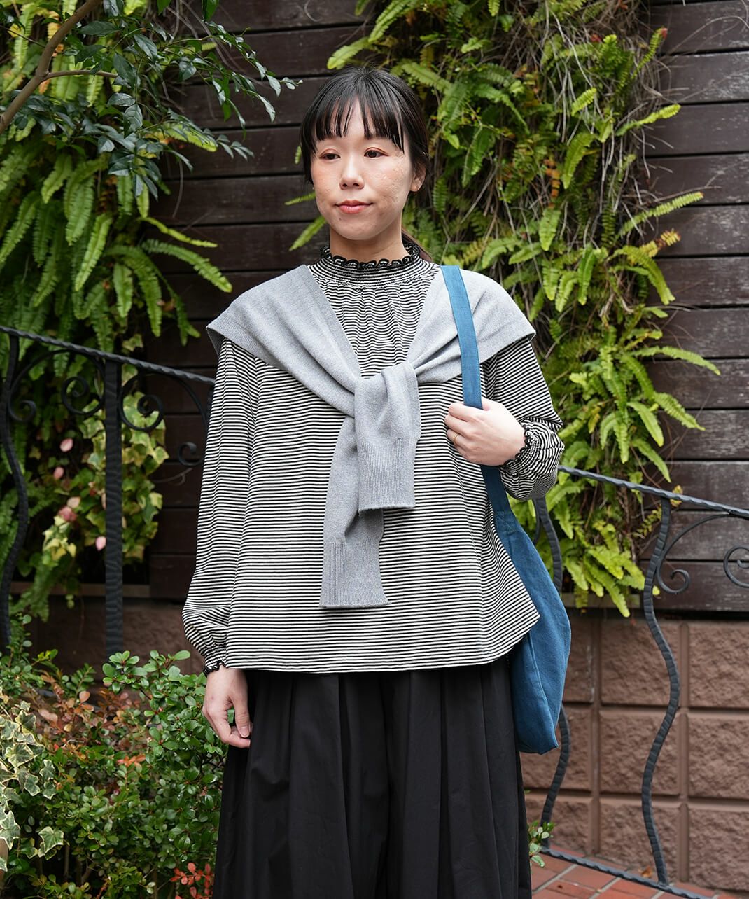 mumokuteki1枚でもインナーでも着られるシャーリングネックカットソー