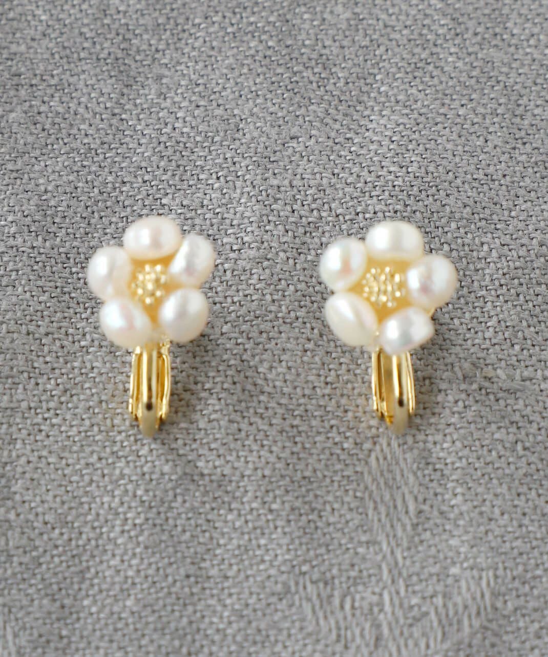 mumokutekiパールフラワーモチーフピアス/イヤリング | mumokuteki