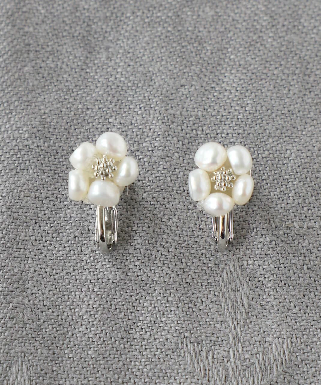 mumokutekiパールフラワーモチーフ ピアス/イヤリング | mumokuteki