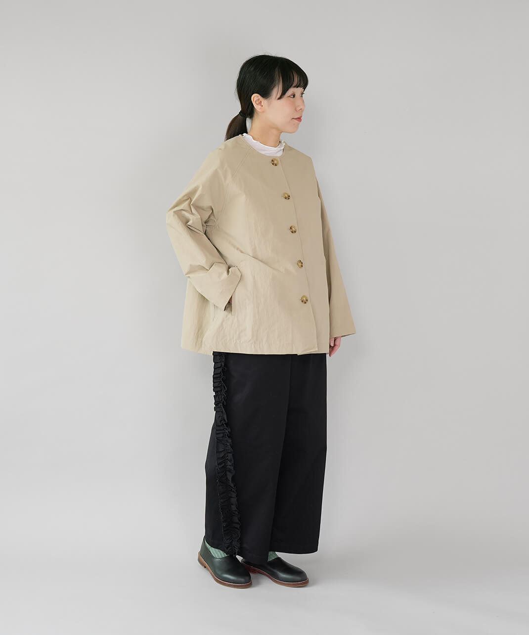 mumokuteki撥水加工ナイロンのノーカラージャケット | mumokuteki