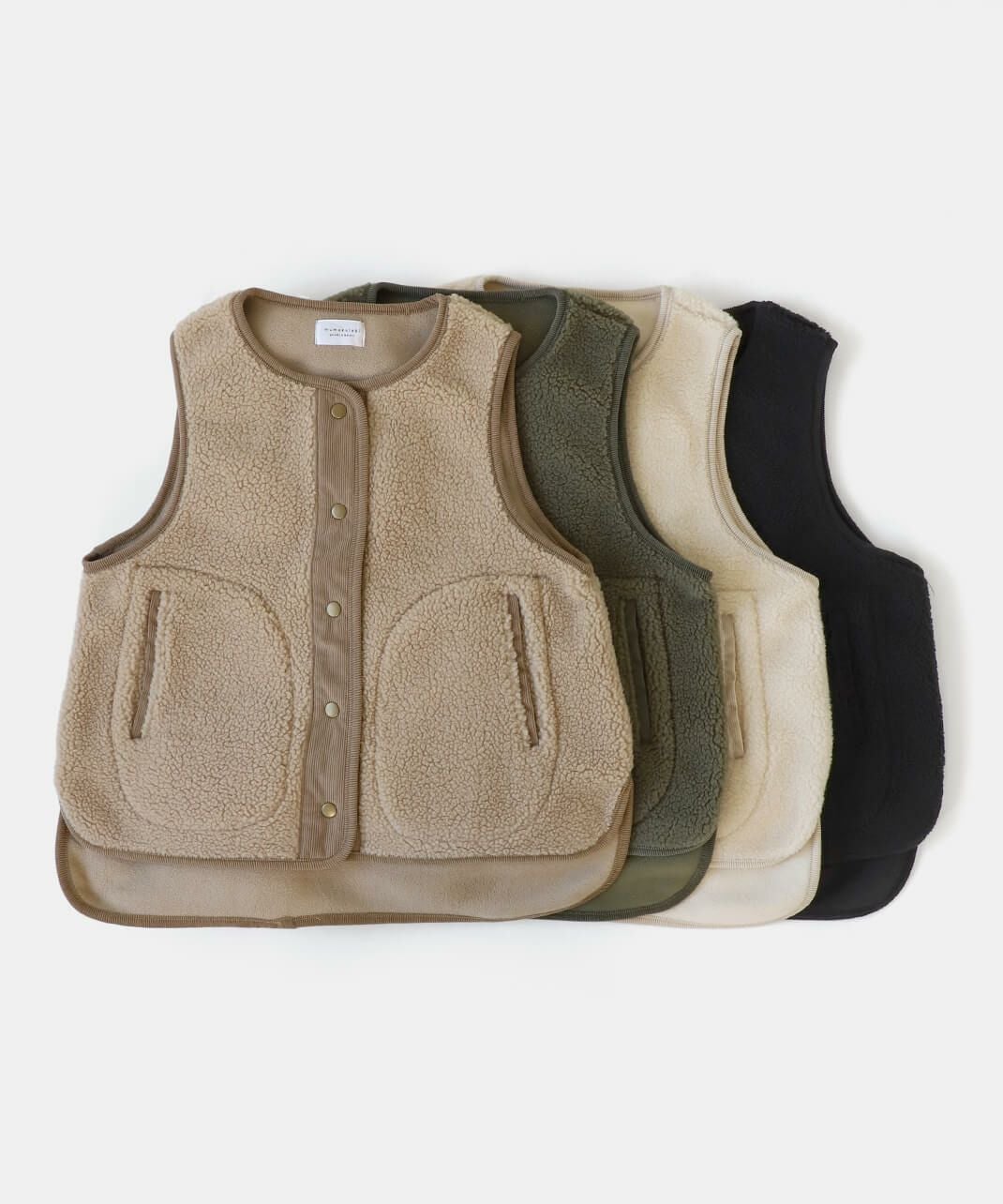 mumokutekiボアフリースのスナップボタンベスト | mumokuteki