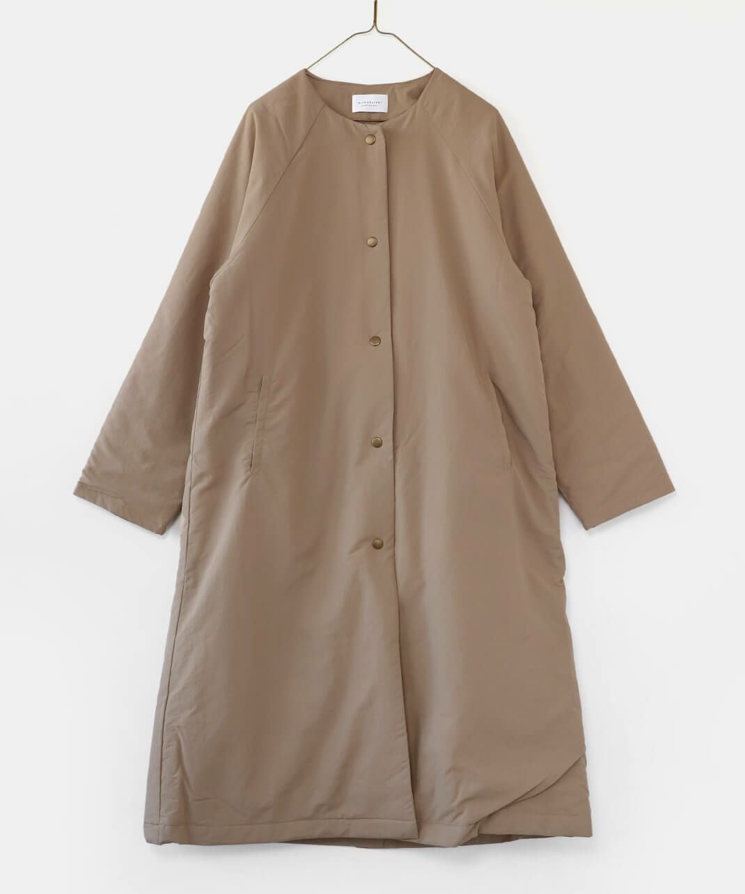 mumokuteki軽くて暖かい中綿入りノーカラーロングコート | mumokuteki