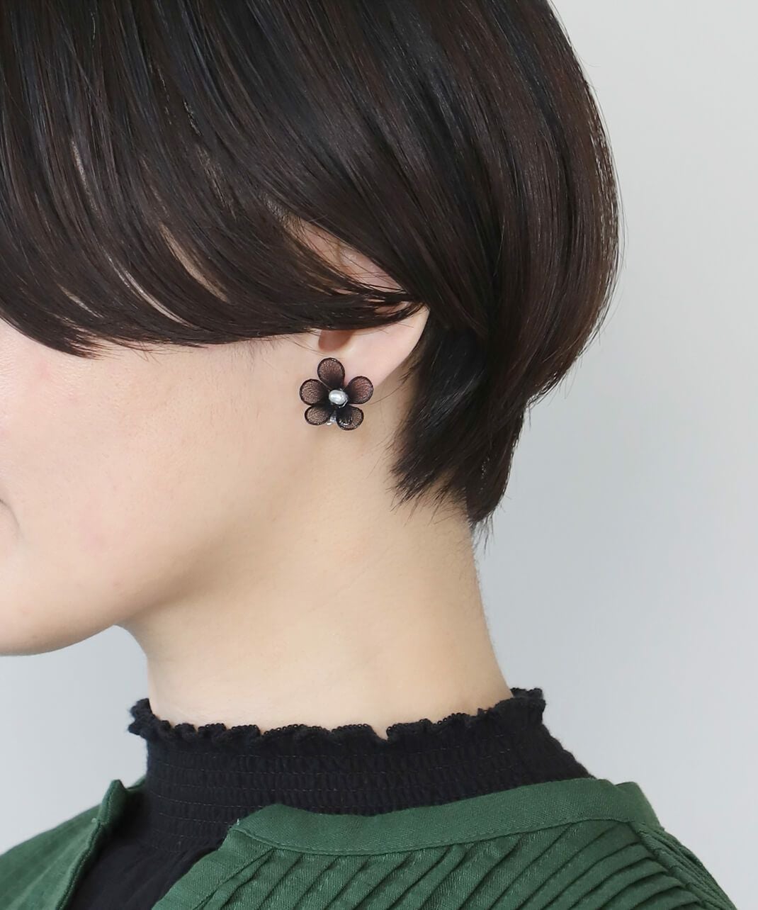mumokutekiフラワーモチーフパール付きピアス・イヤリング