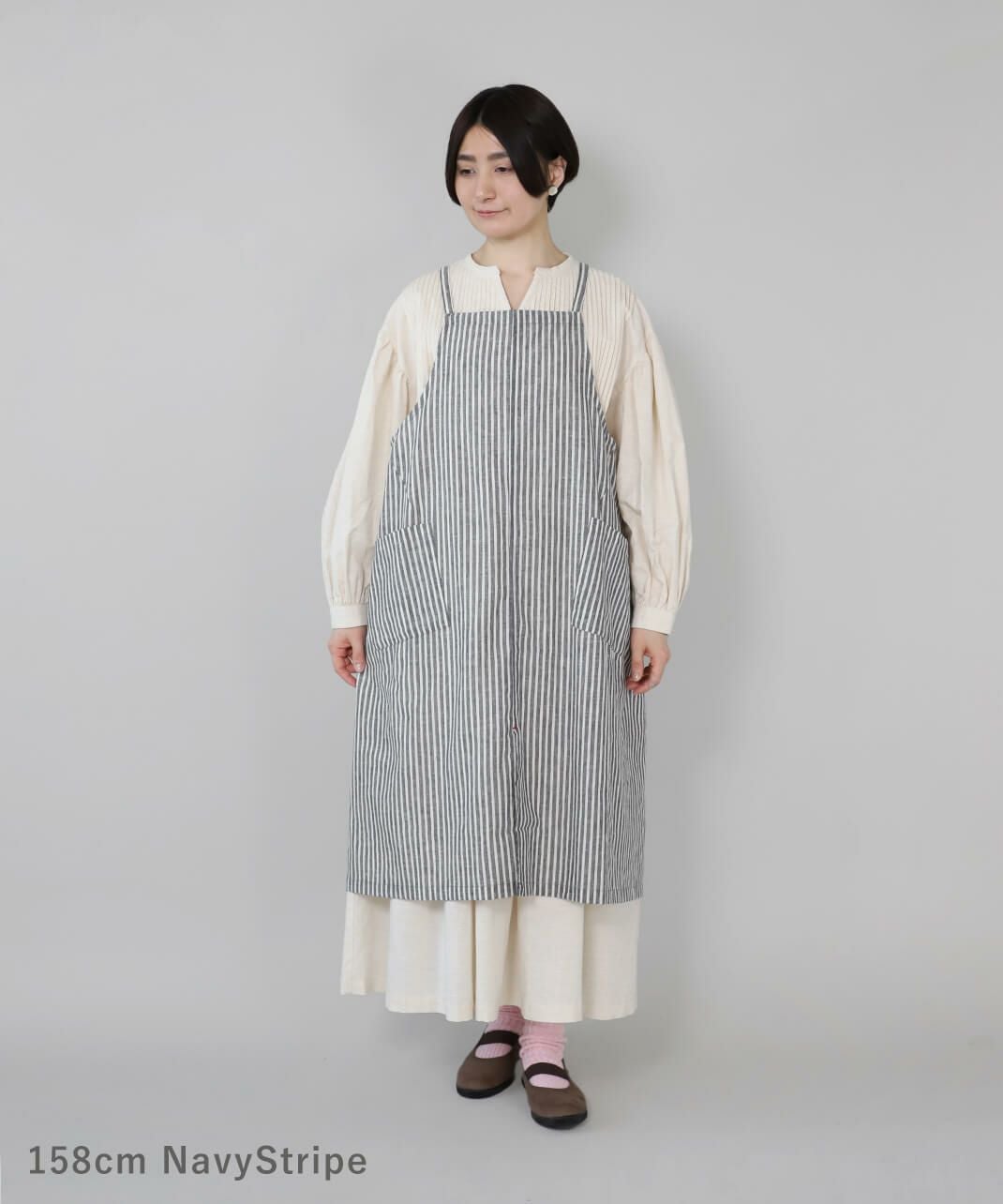 mumokutekiコットンリネンのフロントスリットエプロン | mumokuteki