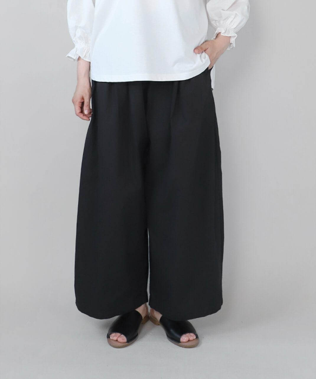 UNPLE軽くて涼しいサイドタックパンツ | mumokutekiオンラインストア