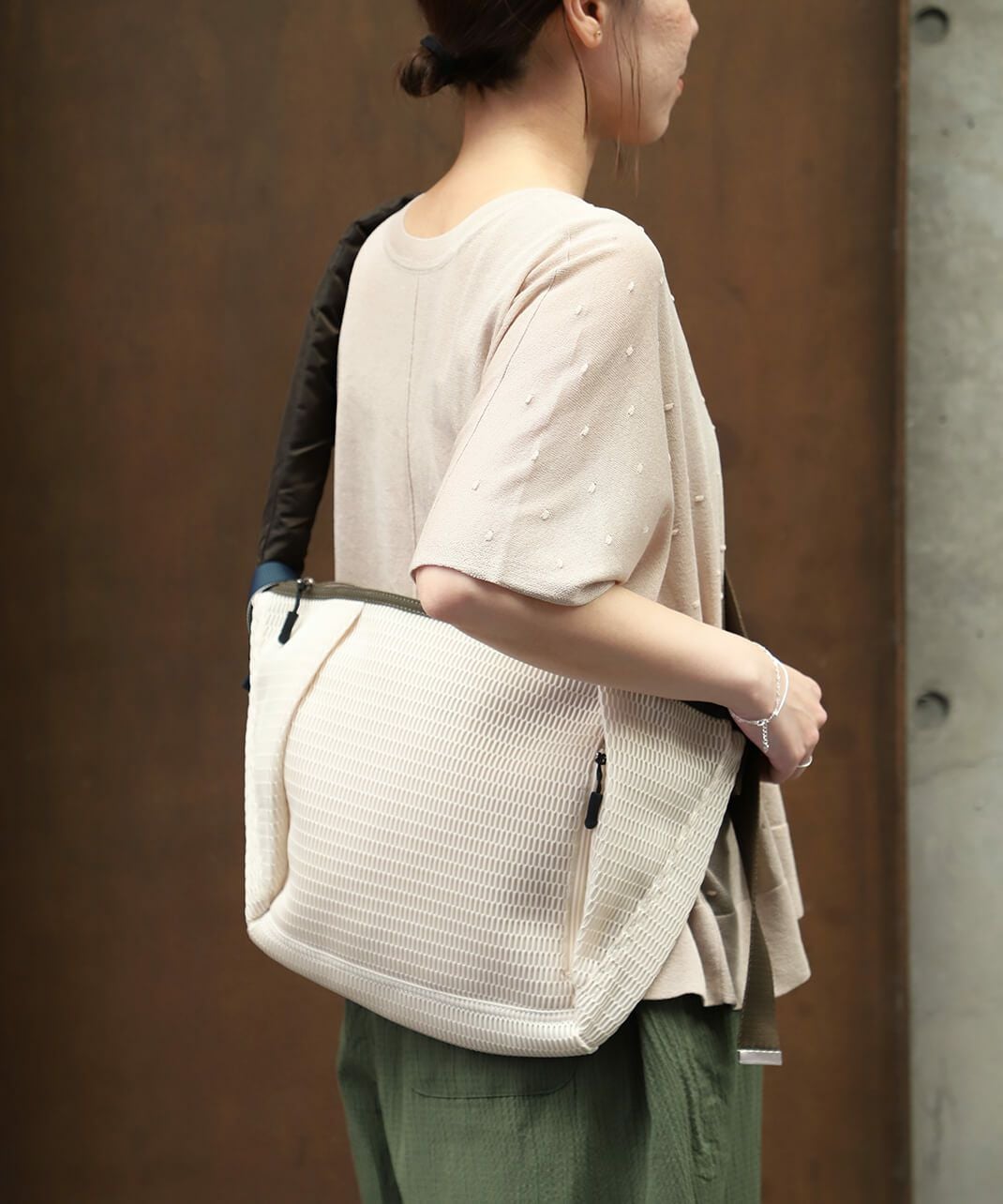 EDITA.洗濯機で洗えるWashable body bagL size | mumokutekiオンライン