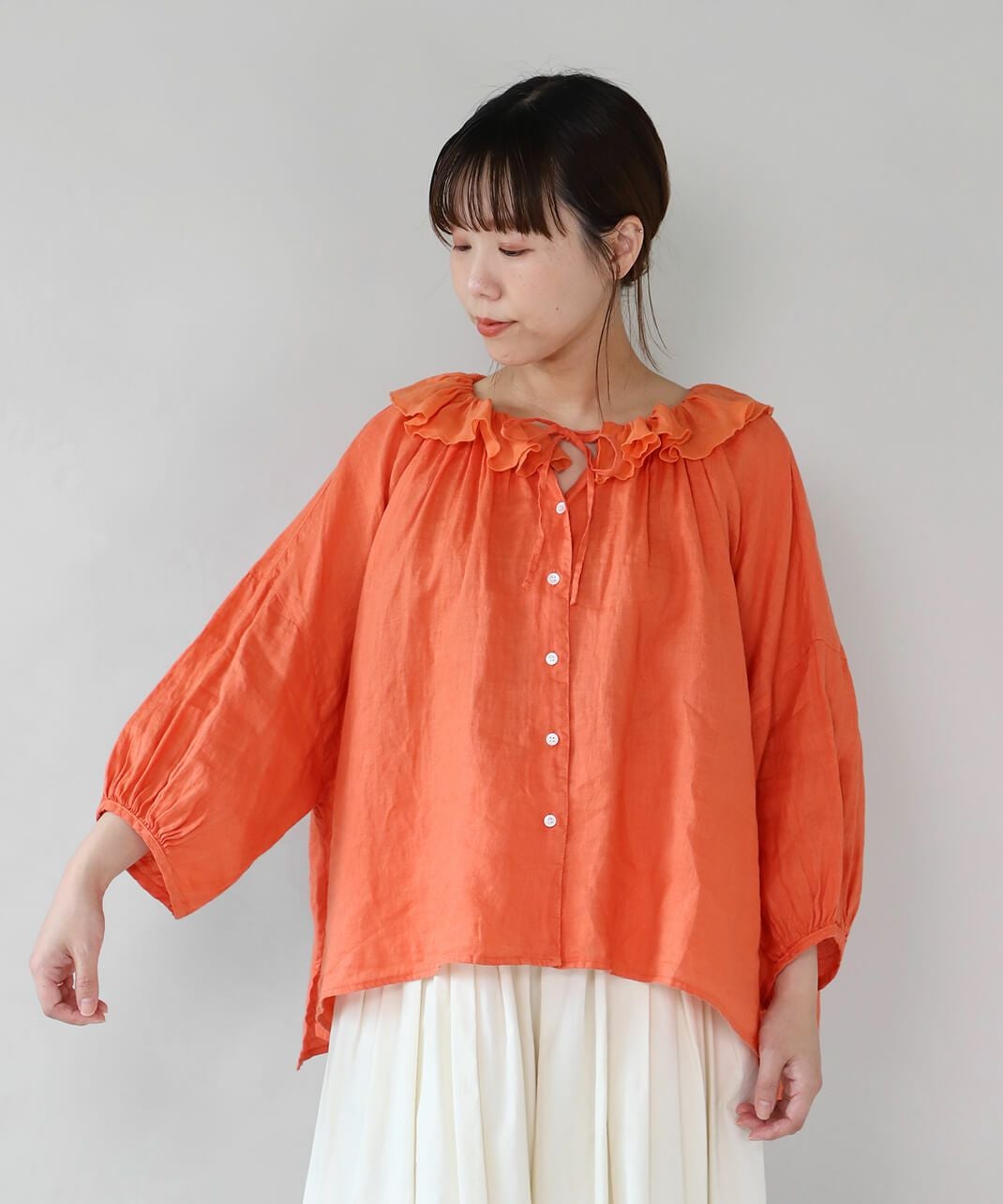 20%off】UNPLEフレンチリネンのフリルカラーブラウス | mumokuteki
