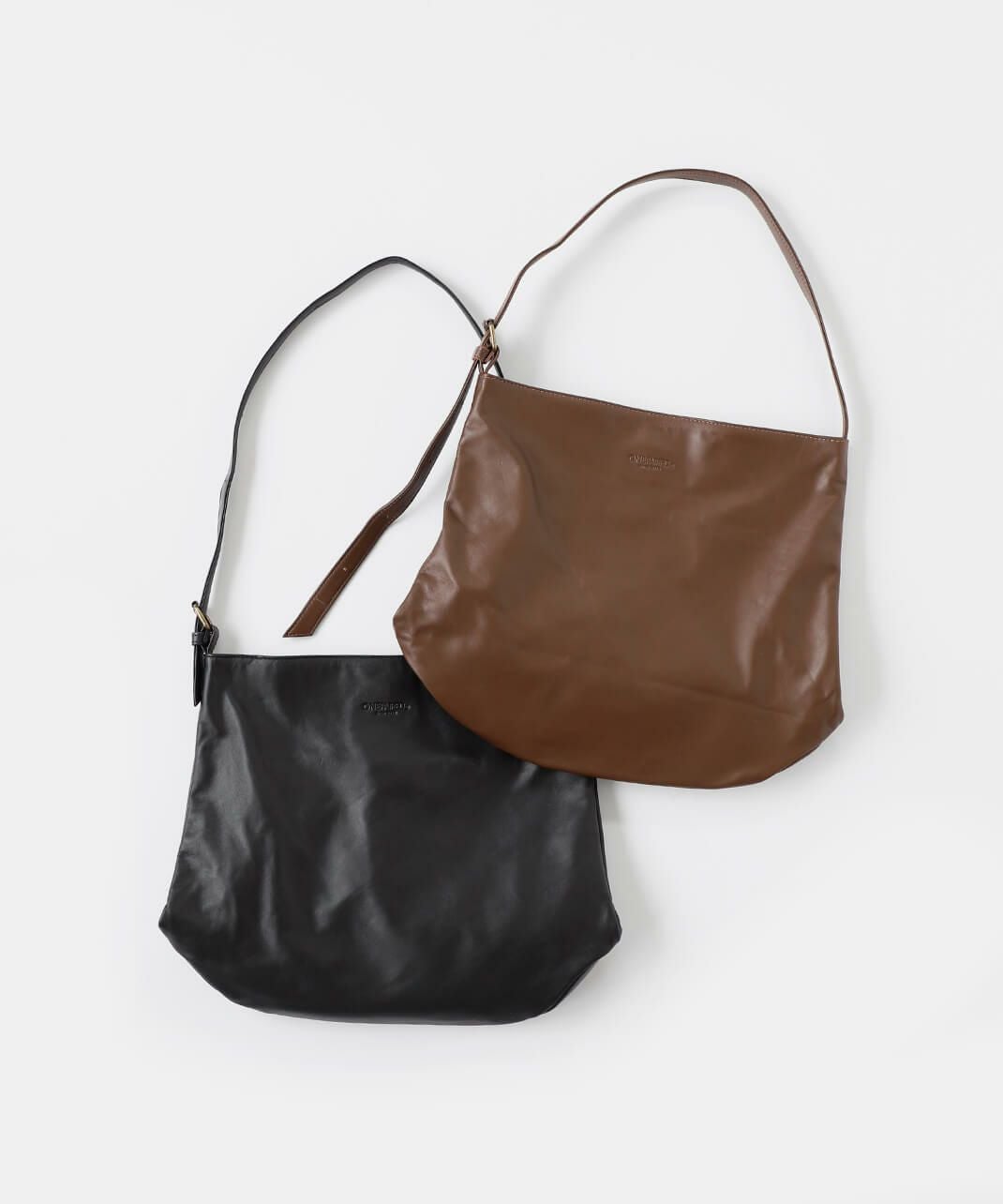 ONEPAIRED撥水レザーとても軽くてやわらかい牛革ワンショルダーバッグ