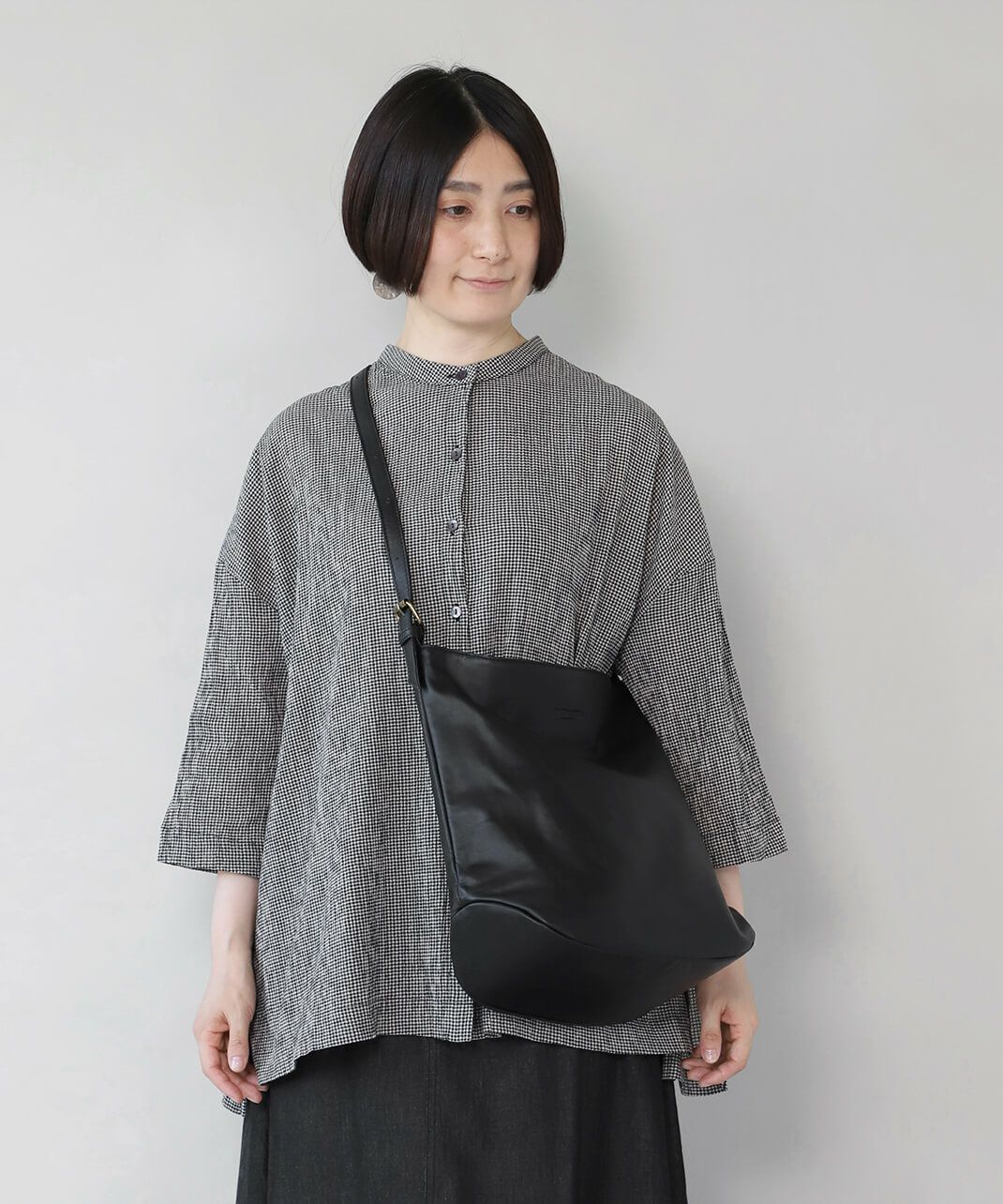 ONEPAIRED撥水レザーとても軽くてやわらかい牛革ワンショルダーバッグ