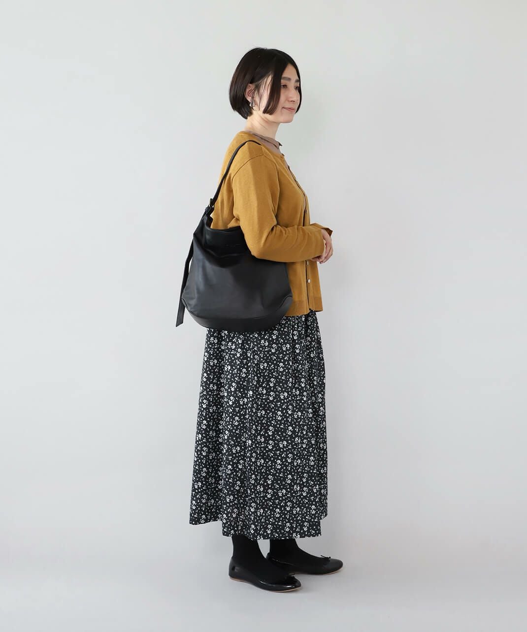 ONEPAIRED撥水レザーとても軽くてやわらかい牛革ワンショルダーバッグ