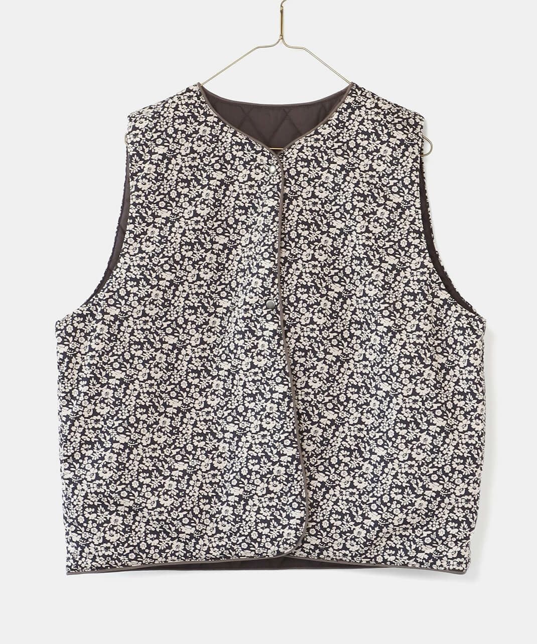 mumokuteki花柄と無地の中綿リバーシブルベスト | mumokuteki