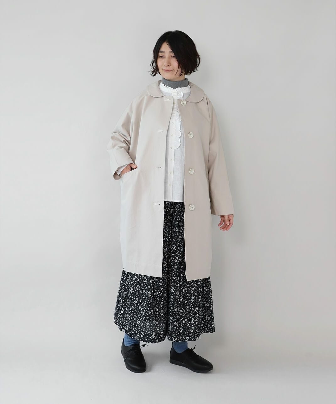 YURK geniet vanリネンのワイドフリルブラウス | mumokutekiオンライン