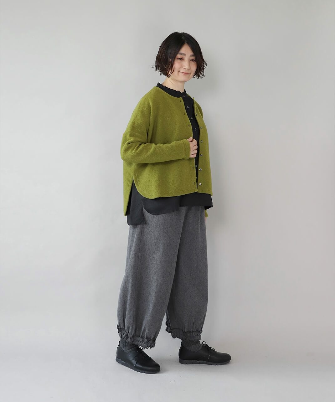 YURK geniet vanリネンのワイドフリルブラウス | mumokutekiオンライン