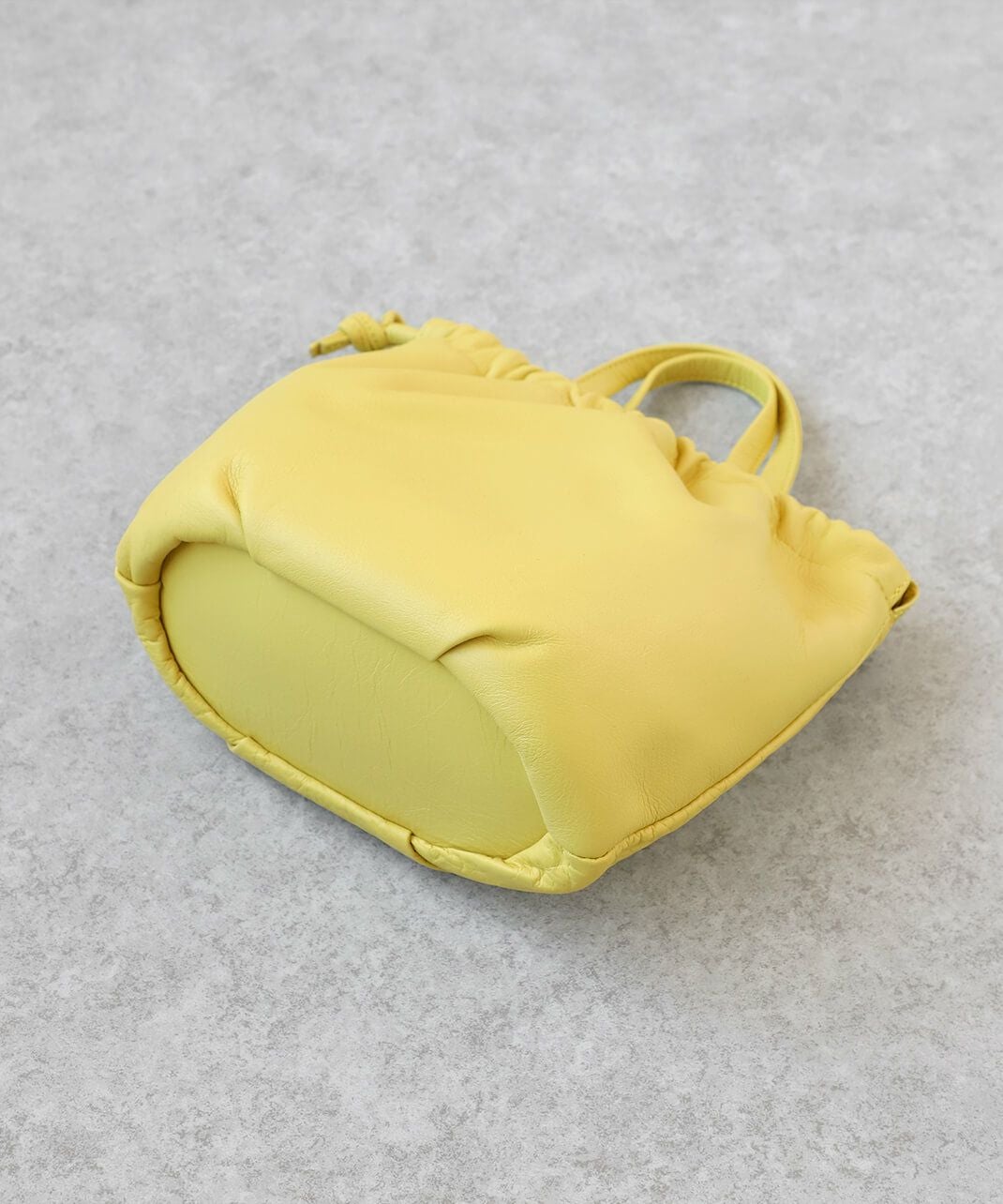 30%off】TIDEWAYソフトな風合いの牛革2WAY巾着バッグ | mumokuteki