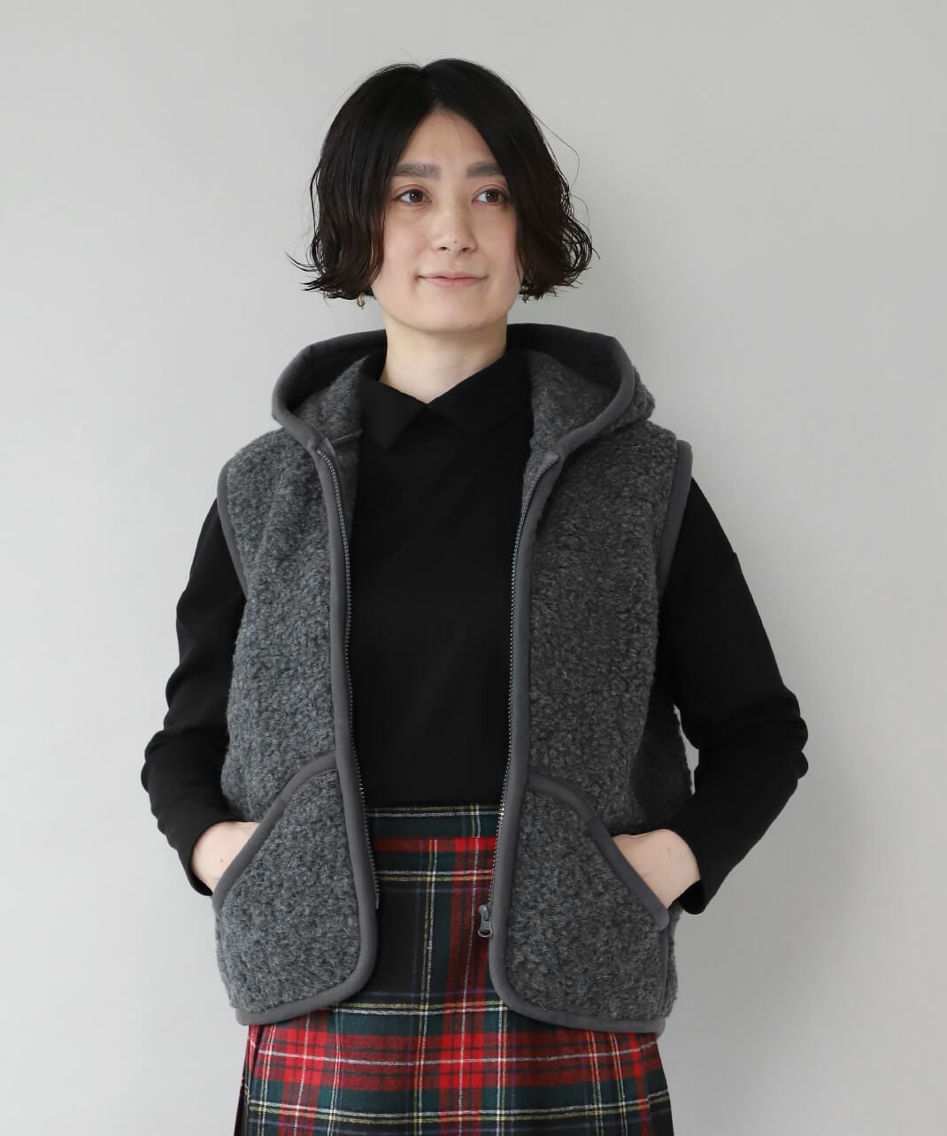 COLDBREAKERウール100%のフード付きボアベスト | mumokutekiオンライン