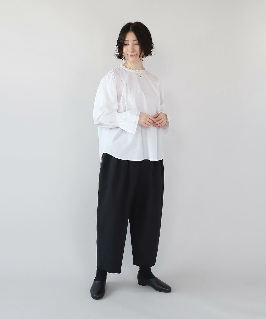 20%off】un cinqフォーマル対応フリルネックブラウス | mumokuteki