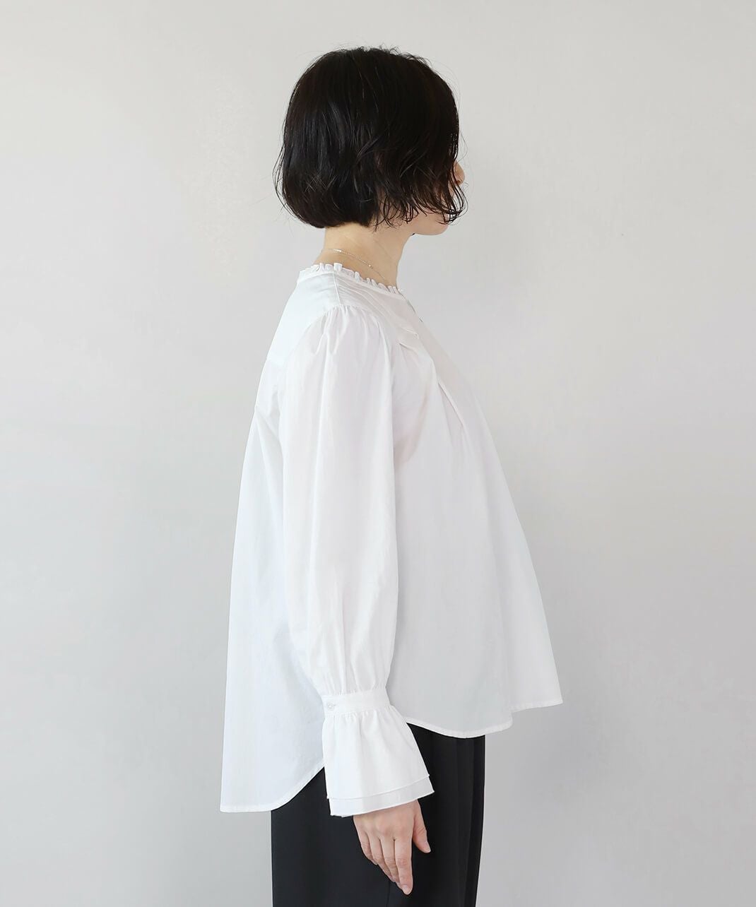 20%off】un cinqフォーマル対応フリルネックブラウス | mumokuteki