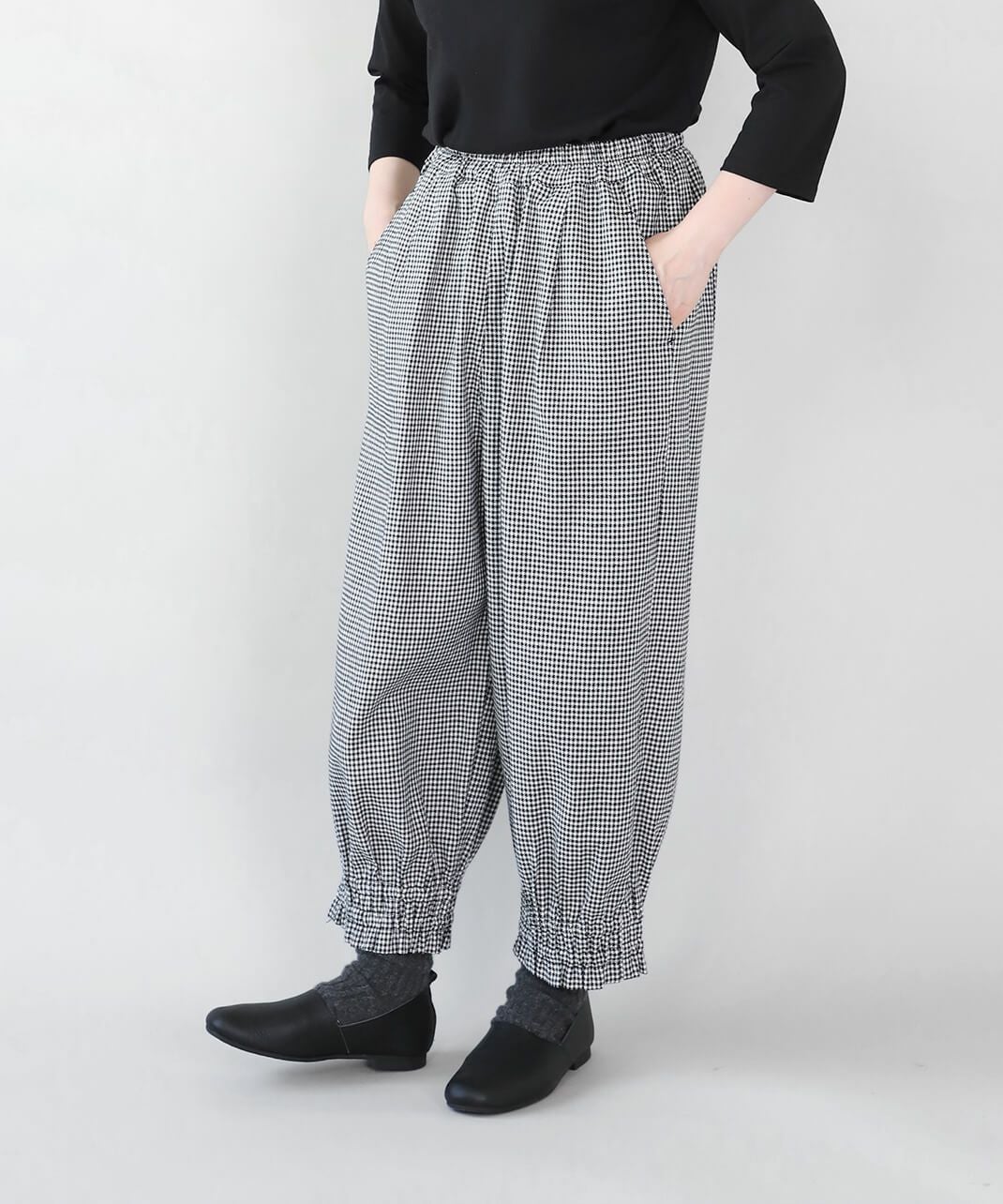 20%off】mumokutekiリネンミックスツイルの裾ギャザーパンツ