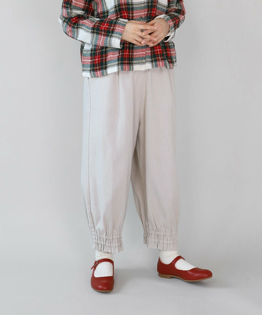 20%off】mumokutekiリネンミックスツイルの裾ギャザーパンツ