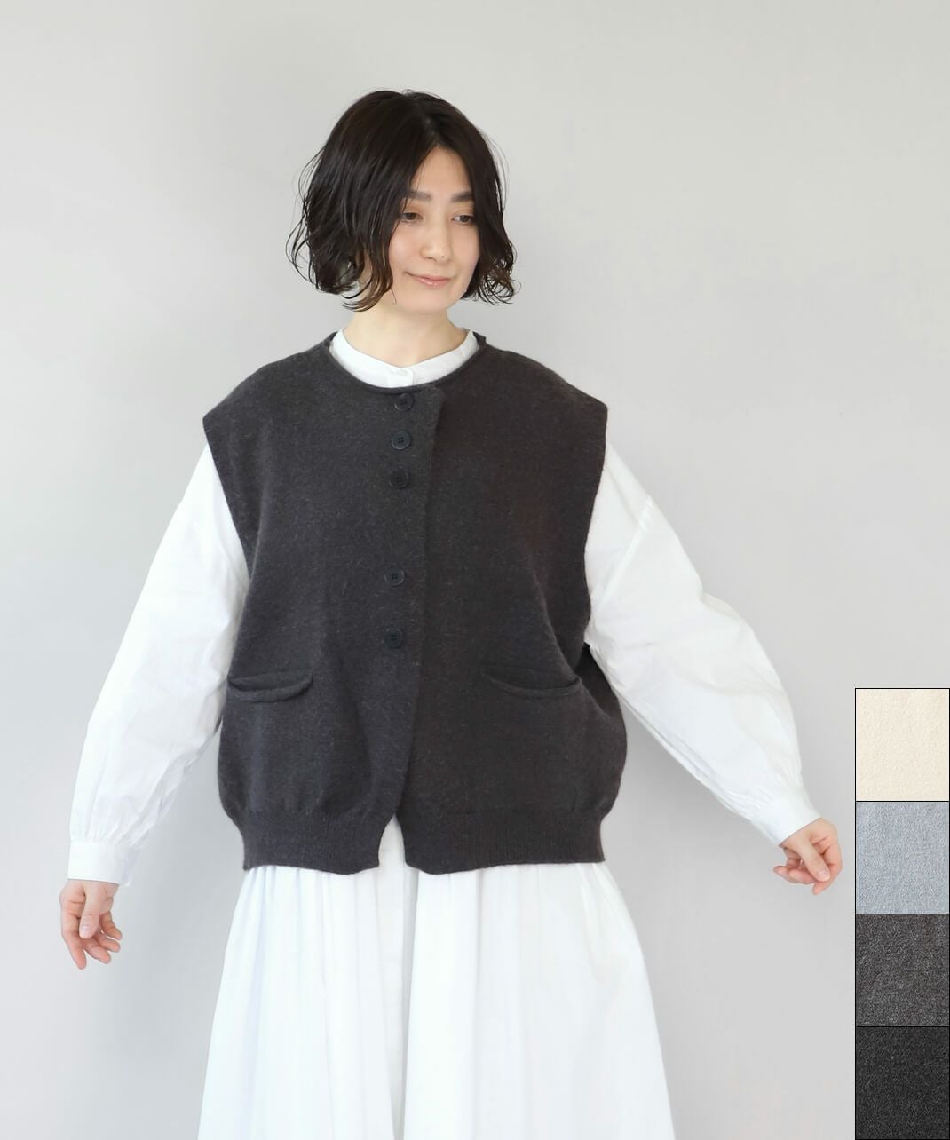 mumokutekiロールネックのボタンニットベスト | mumokutekiオンライン