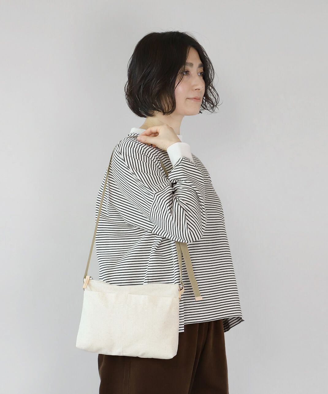 mumokutekiLINENシリーズシンプルで丁度良いリネンサコッシュ