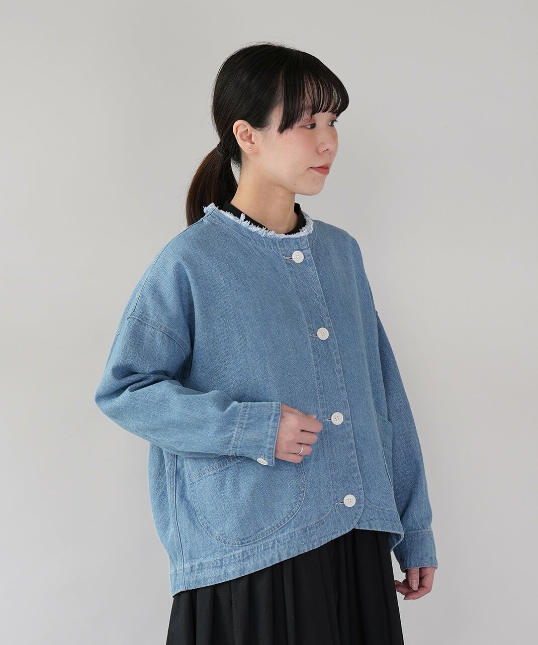 Bliss bunchコットンリネンのノーカラーフリンジジャケット