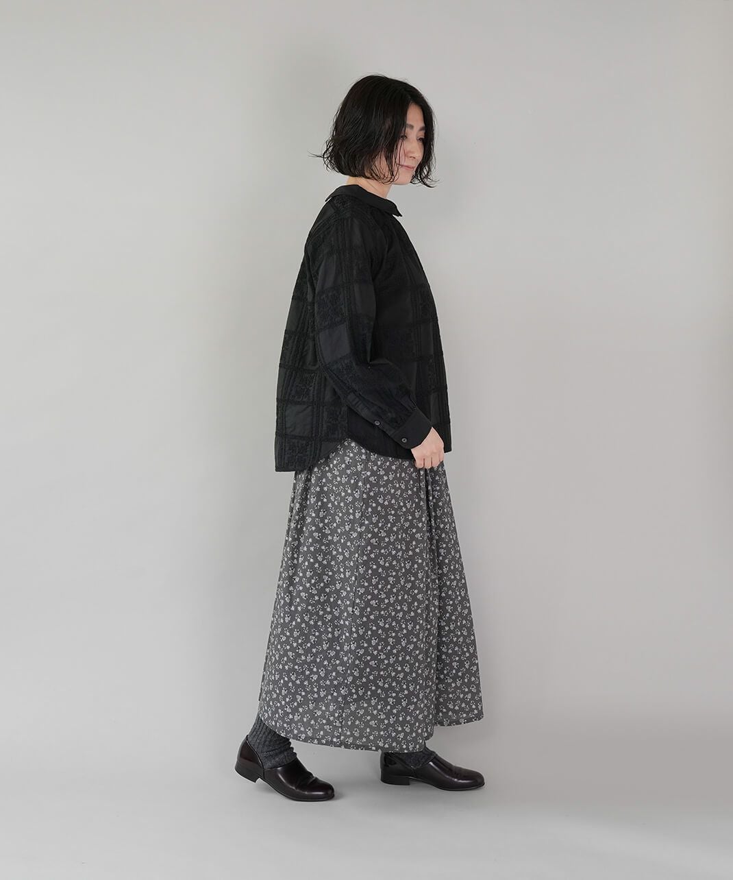 30%off】UNPLEリネンミックスタイルモチーフの刺繍ブラウス