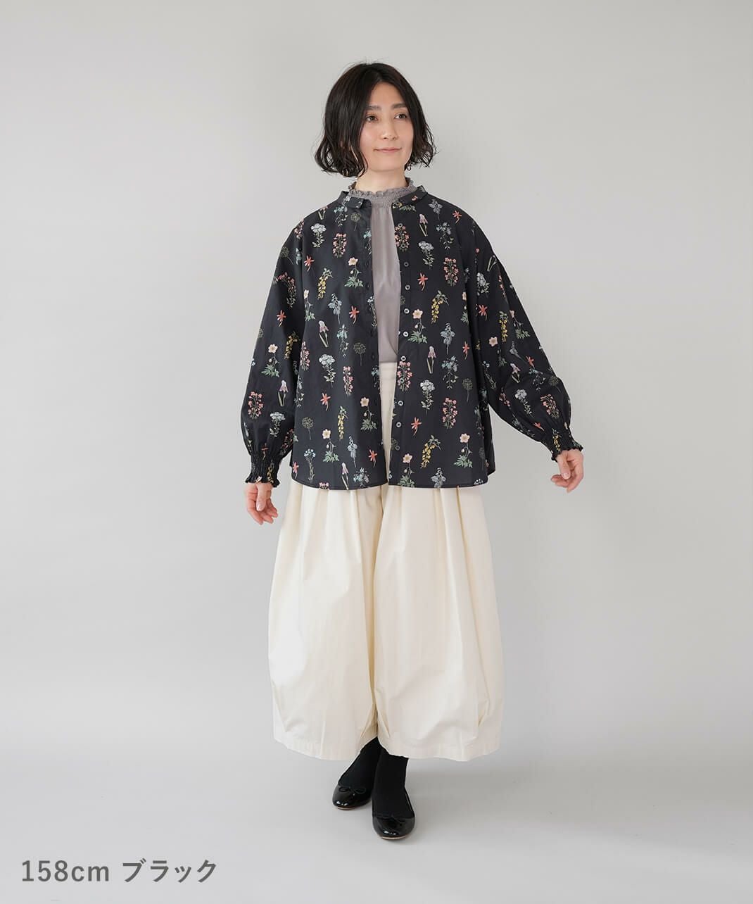 YURK geniet vanコットンのボタニカルブラウス | mumokutekiオンライン