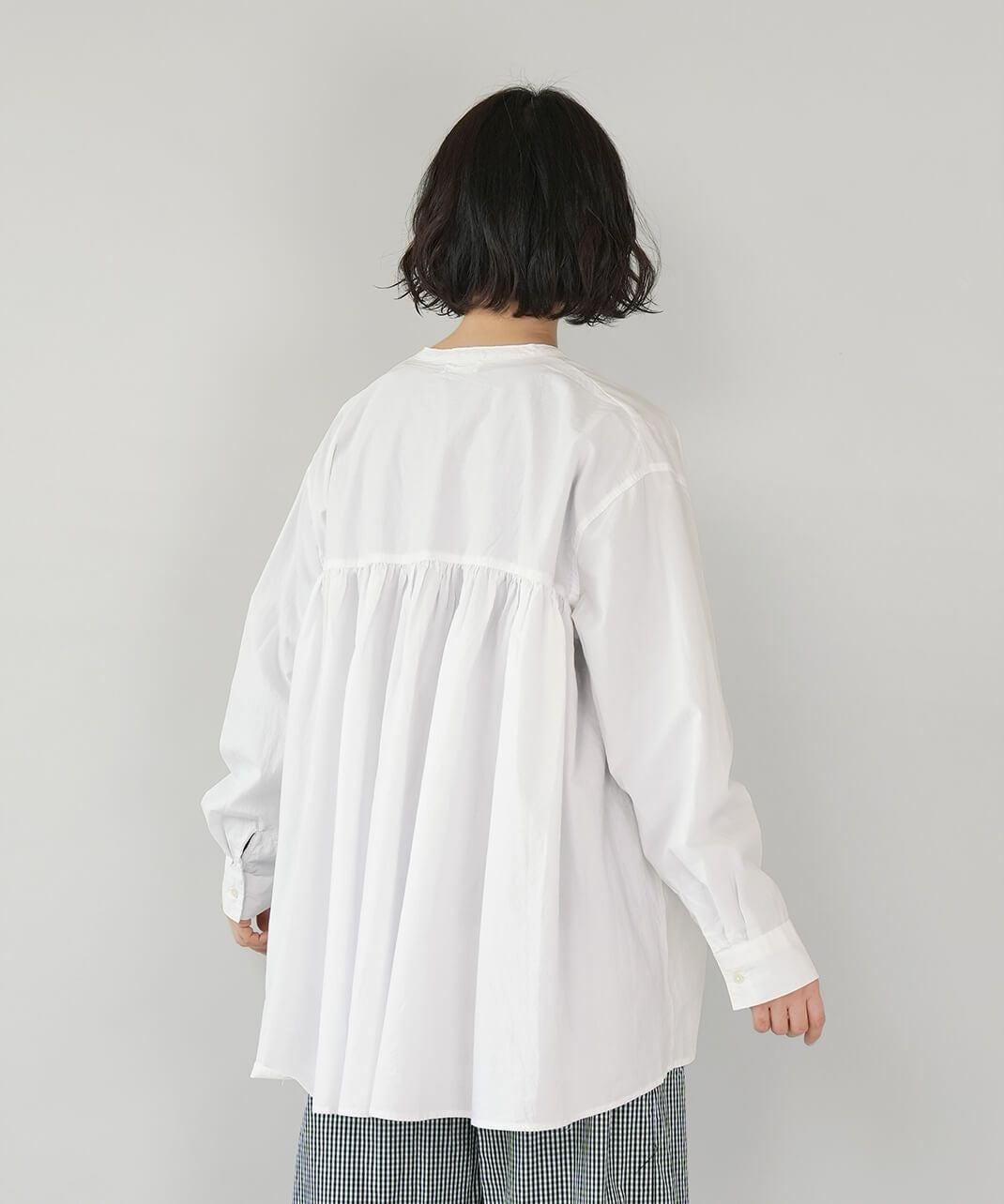 mumokutekiコットンのバックギャザーチュニック | mumokuteki