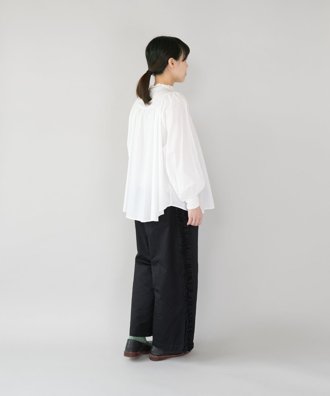 Bliss bunchコットンツイルのサイドフリルパンツ | mumokuteki