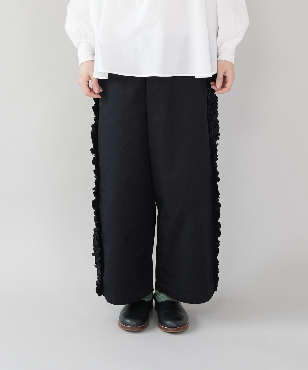 Bliss bunchコットンツイルのサイドフリルパンツ | mumokuteki