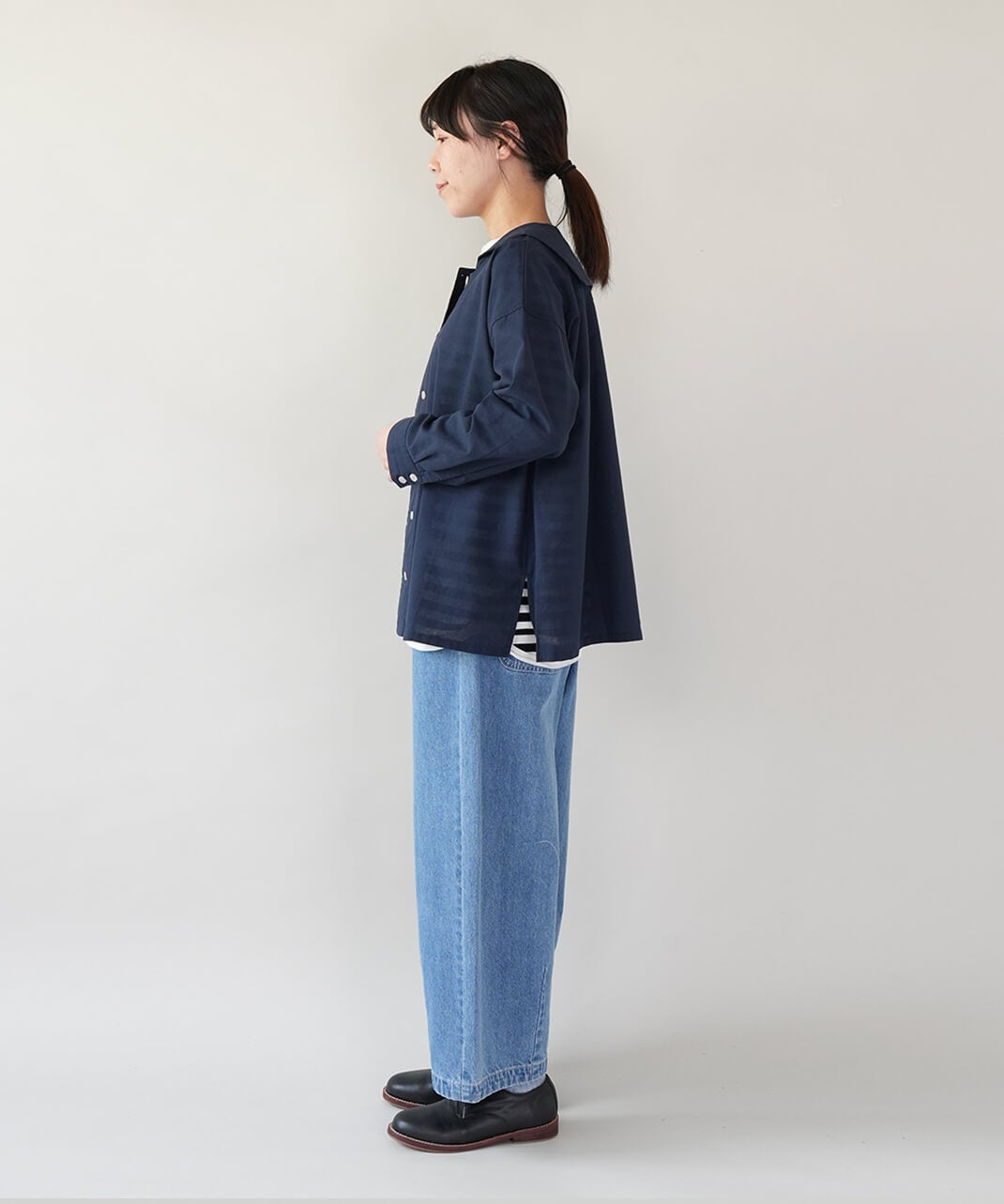 mumokutekiコットンリネンのセーラーダブルボタンブラウス