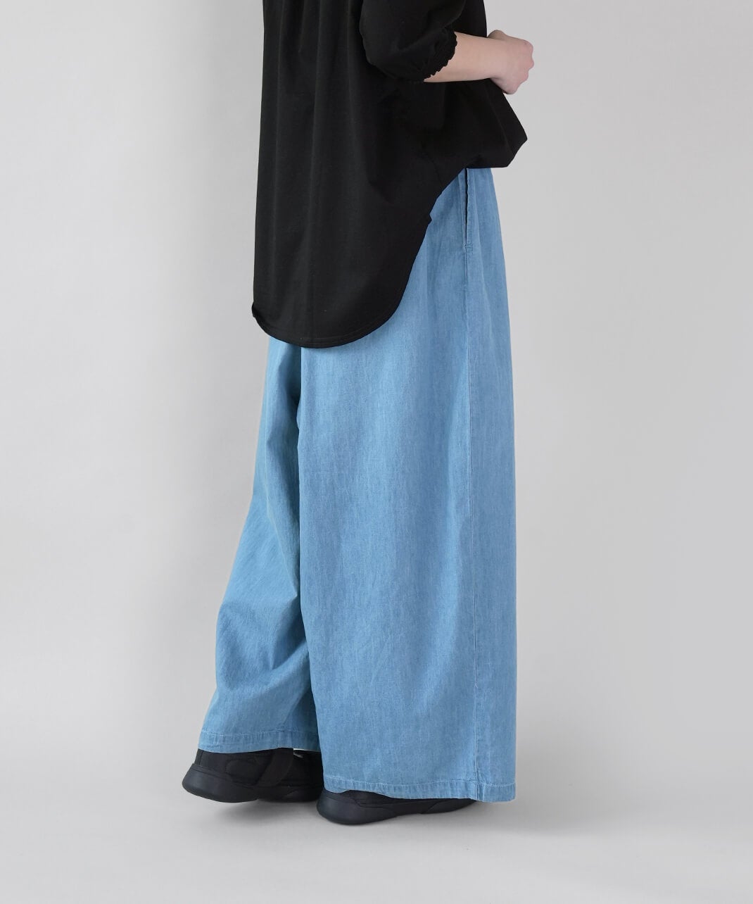 20%off】mumokutekiコットンデニムのタックワイドパンツ | mumokuteki