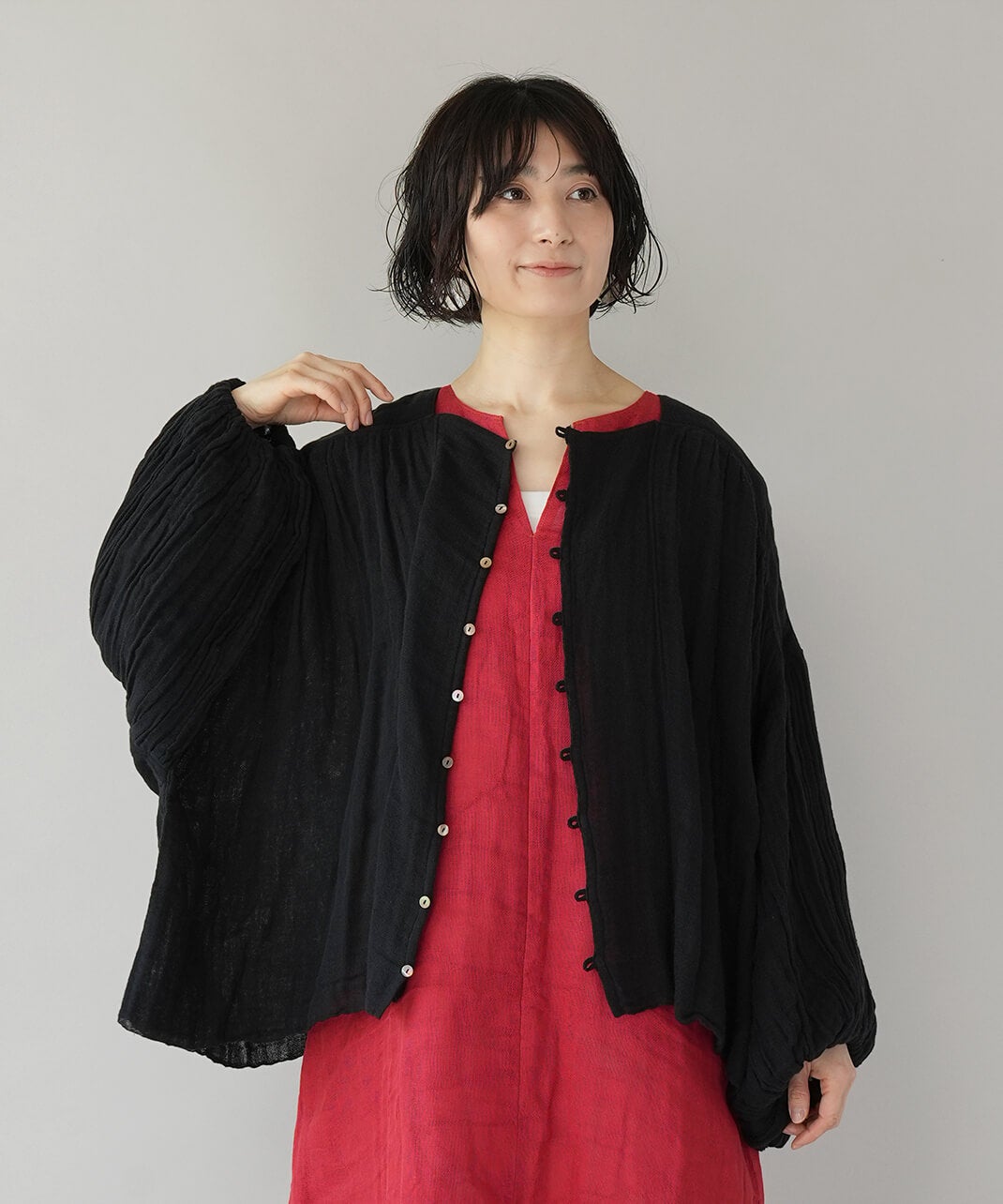 T*e様 THE PAUSE ブラックバルーンスリーブジャケット BAN INOUE蚊帳の日常着やわらかな蚊帳のバルーンスリーブブラウス