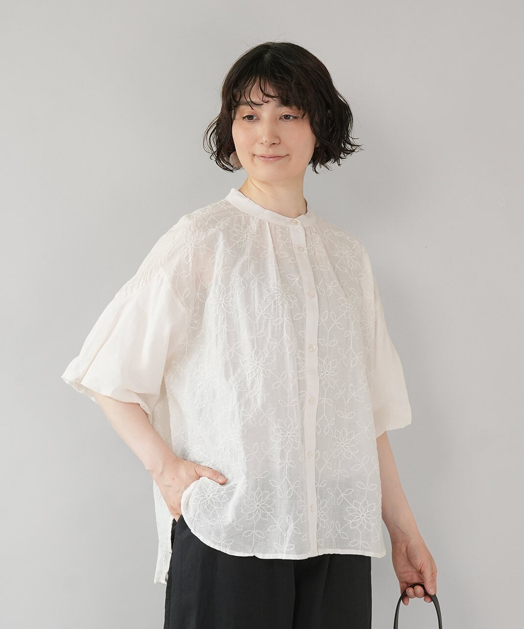 mumokuteki花柄刺繍のバルーン袖ブラウス | mumokutekiオンラインストア