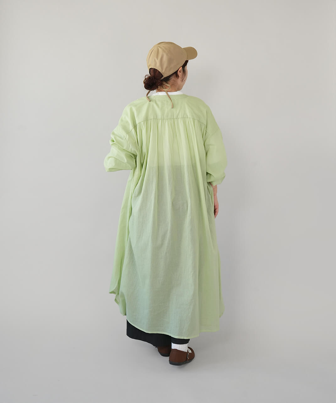 mumokutekiふんわり軽やかなギャザーワンピース | mumokuteki