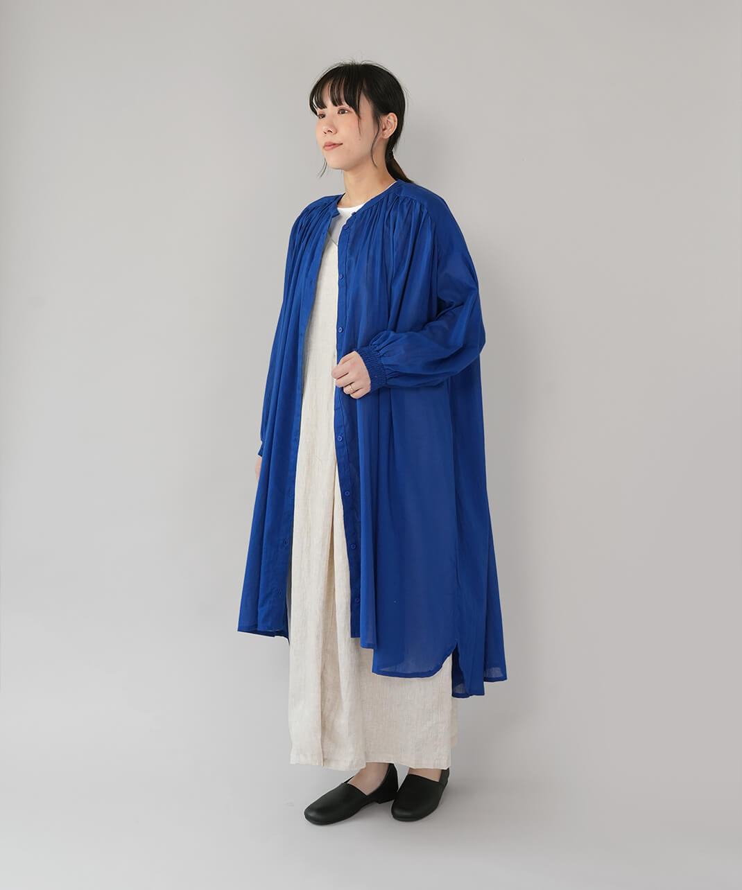 mumokutekiふんわり軽やかなギャザーワンピース | mumokuteki