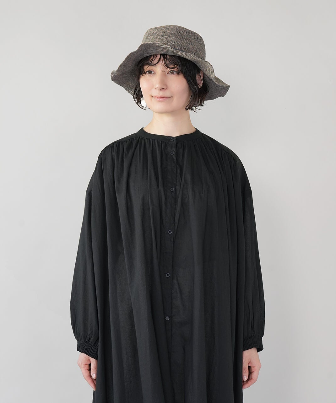 mumokutekiふんわり軽やかなギャザーワンピース | mumokuteki