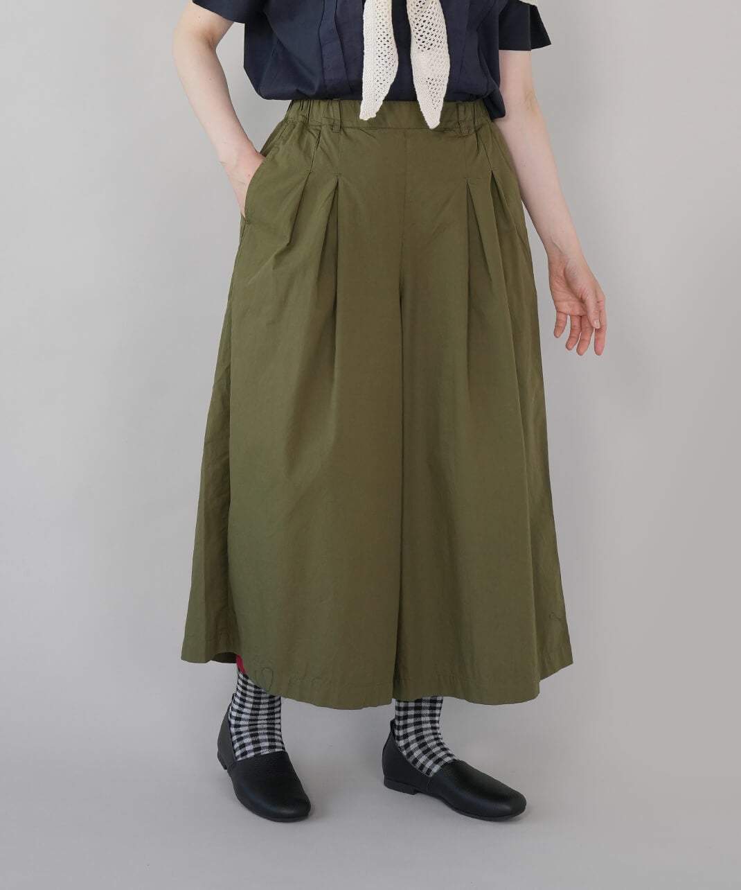 【布が好き様】MUVEIL ビジュー ガウチョパンツ 38 M カーキ 布が好き様】MUVEIL ビジュー ガウチョパンツ 38 M カーキ - メルカリ