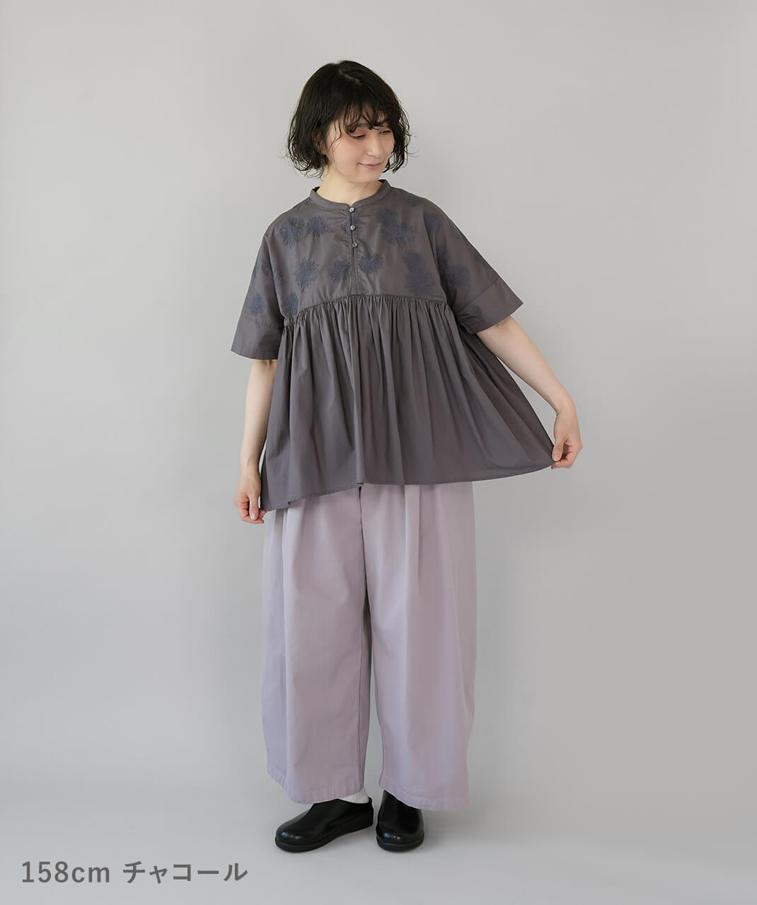 20%off】ista-ireダリア刺繍のポプリン生地のブラウス | mumokuteki
