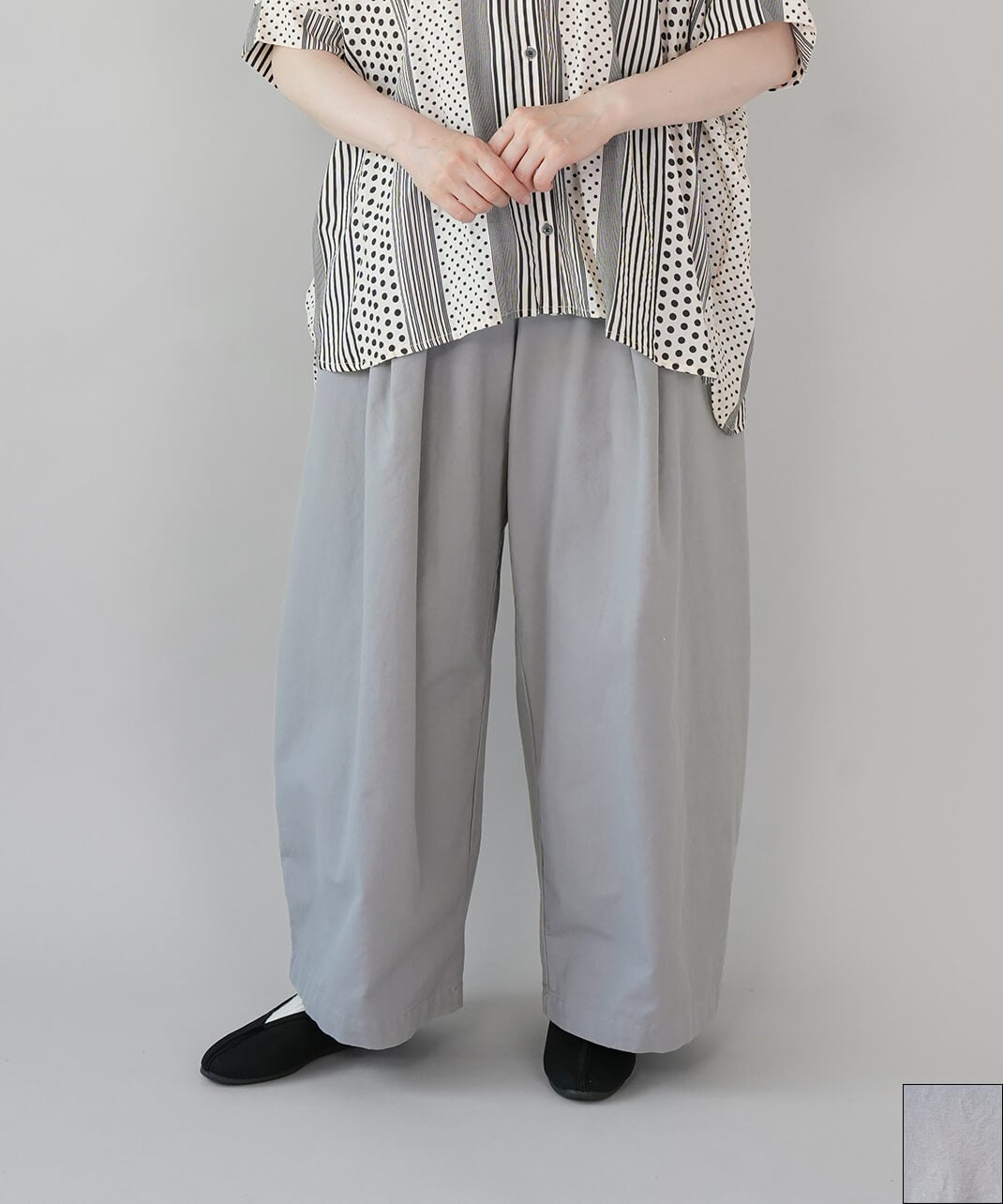 30%off】mumokutekiなめらかな肌触りのワイドタックパンツ