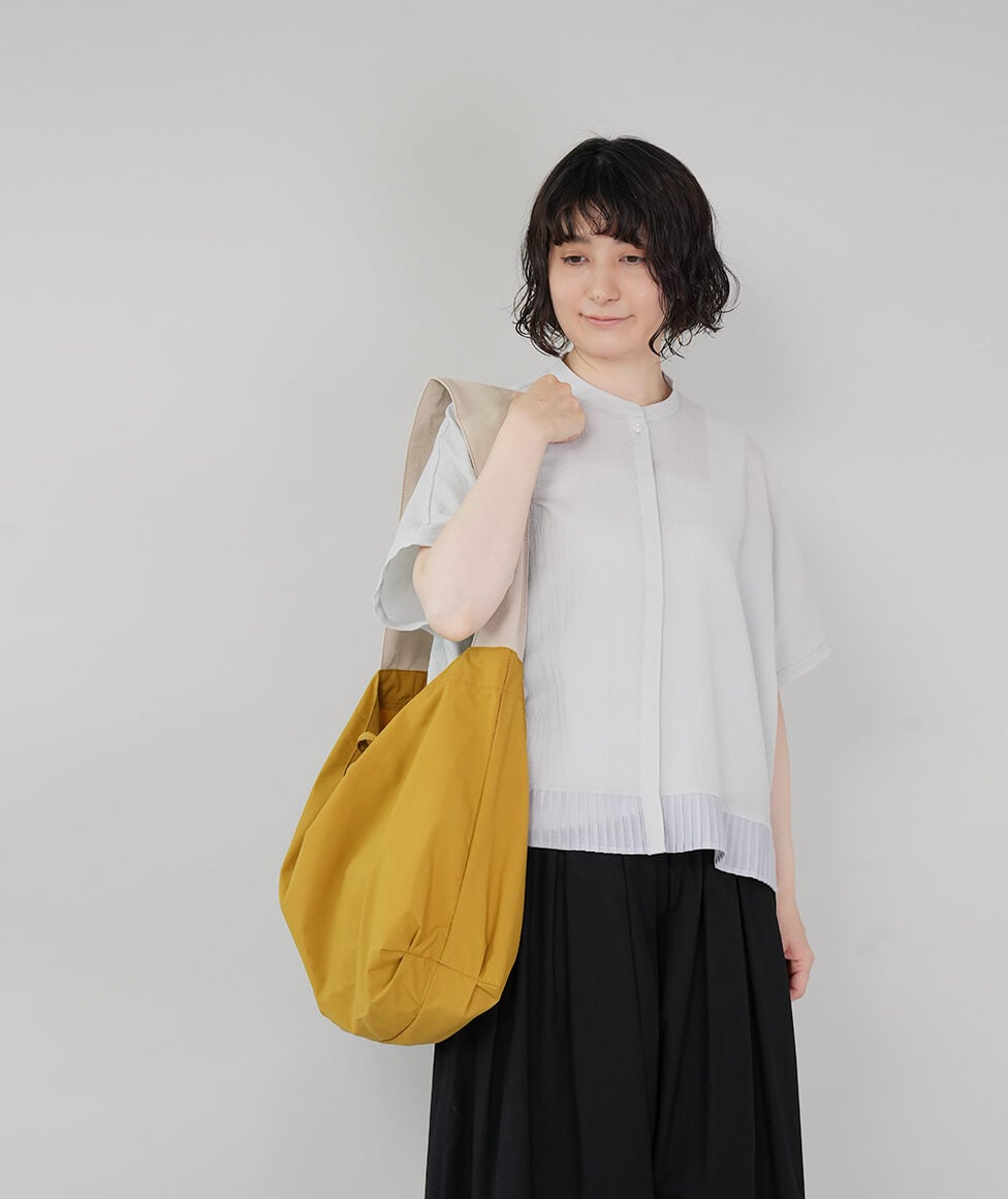 EARTH MADE撥水加工たっぷり入って、軽やかに持てるリップストップ2WAY