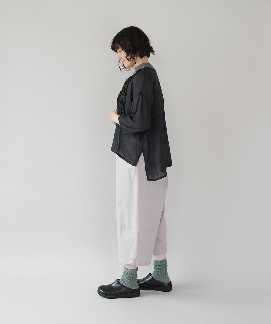 mumokutekiコットンストレッチのコクーンパンツ | mumokuteki