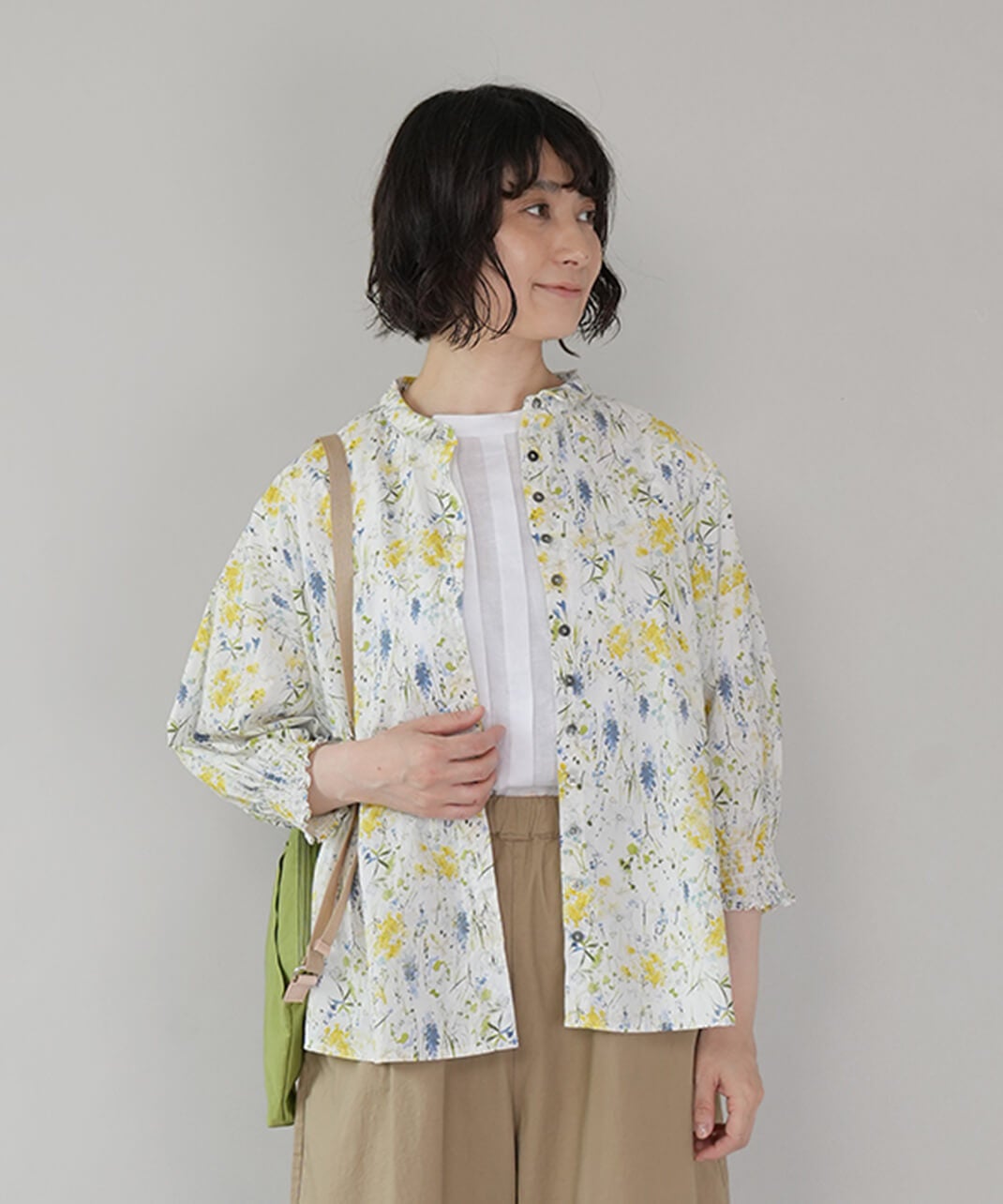 20%off】YURK geniet vanフラワープリントのシャーリングブラウス