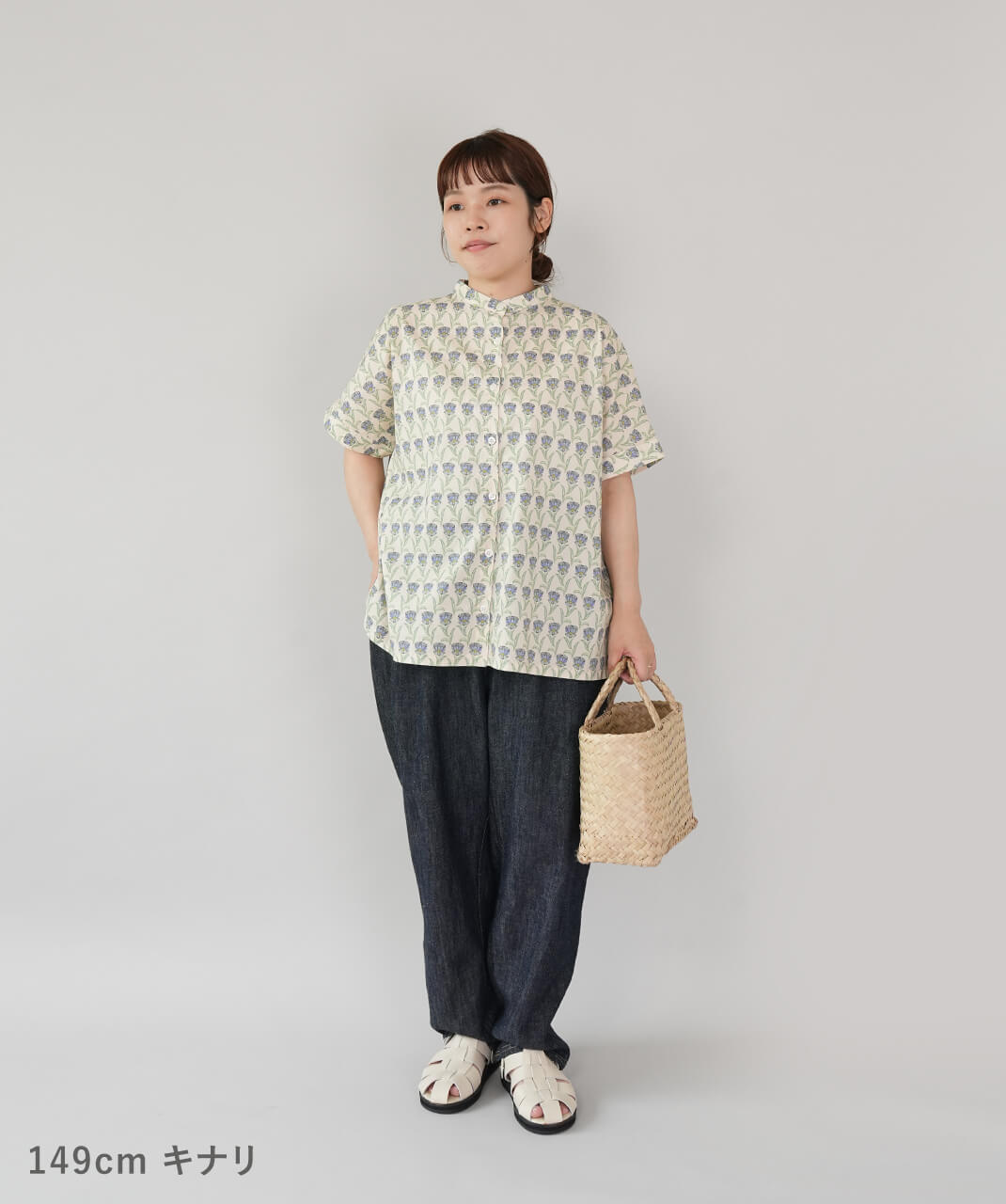 mumokutekiコットンローンのボタニカルプリントシャツ | mumokuteki