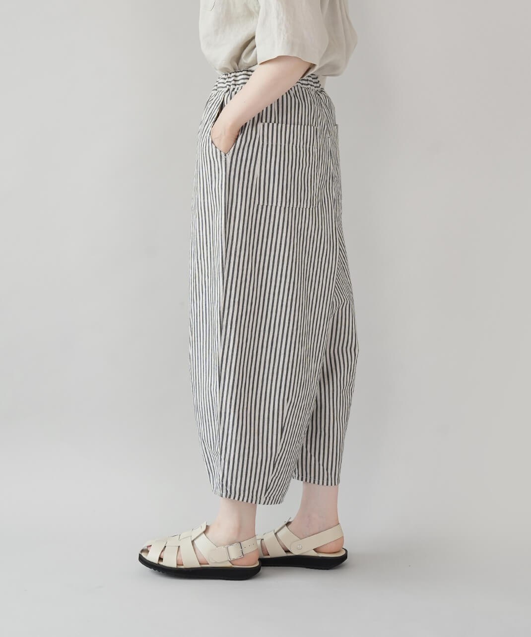 mumokutekiコットンリネンのコクーンサルエルパンツ | mumokuteki